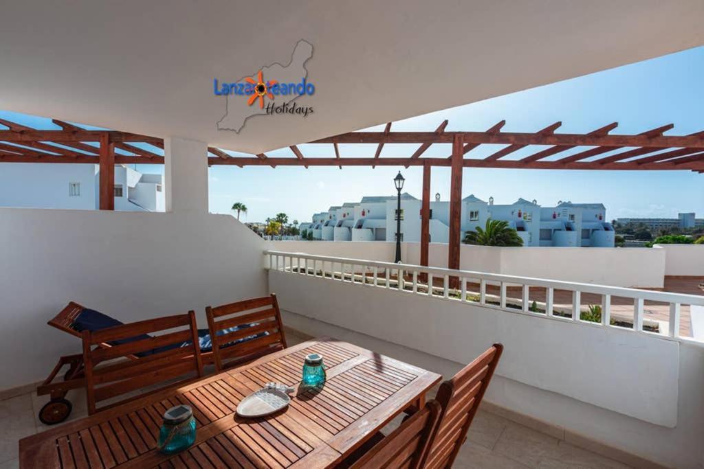 Vivienda Vacacional Ocean Pearl Costa Teguise Exteriör bild