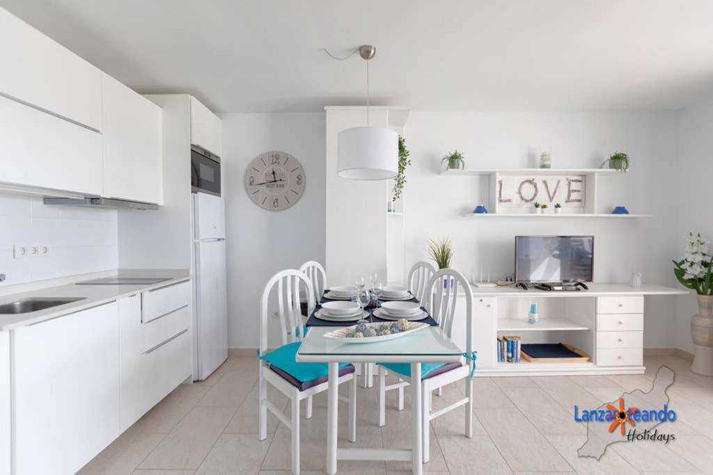 Vivienda Vacacional Ocean Pearl Costa Teguise Exteriör bild