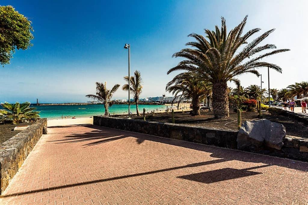 Vivienda Vacacional Ocean Pearl Costa Teguise Exteriör bild